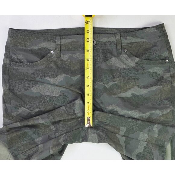 Kuhl Size 14 Womens Green Camo Belt Loop Logo 6 Pocket Zip Draw String Shorts - Picture 3 of 12